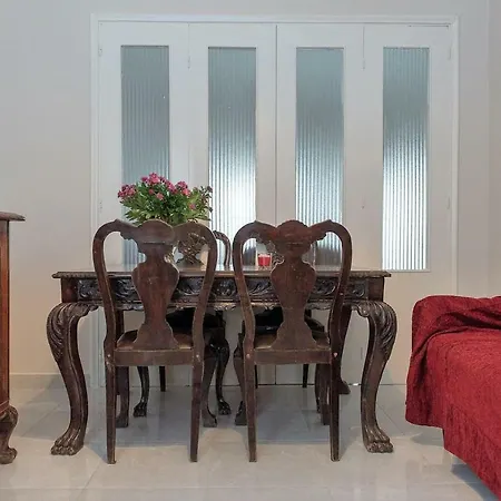 Classy & Spacious Flat Apartmán *
