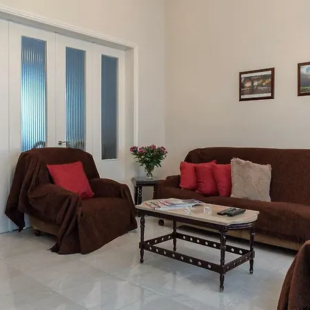 Classy & Spacious Flat Apartmán